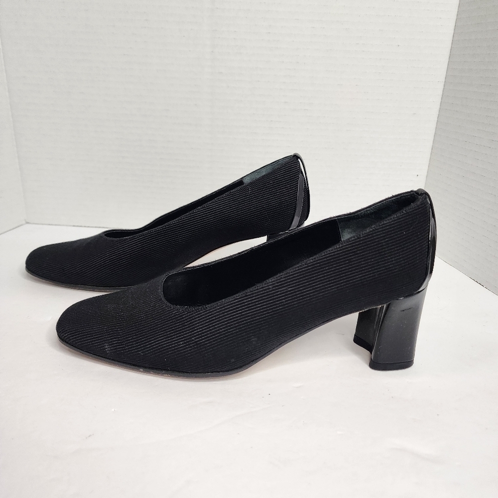 Van Eli Ribbed Texture Patent Leather Trim Square Toe and 2 1/2 inch Heel Sz 8